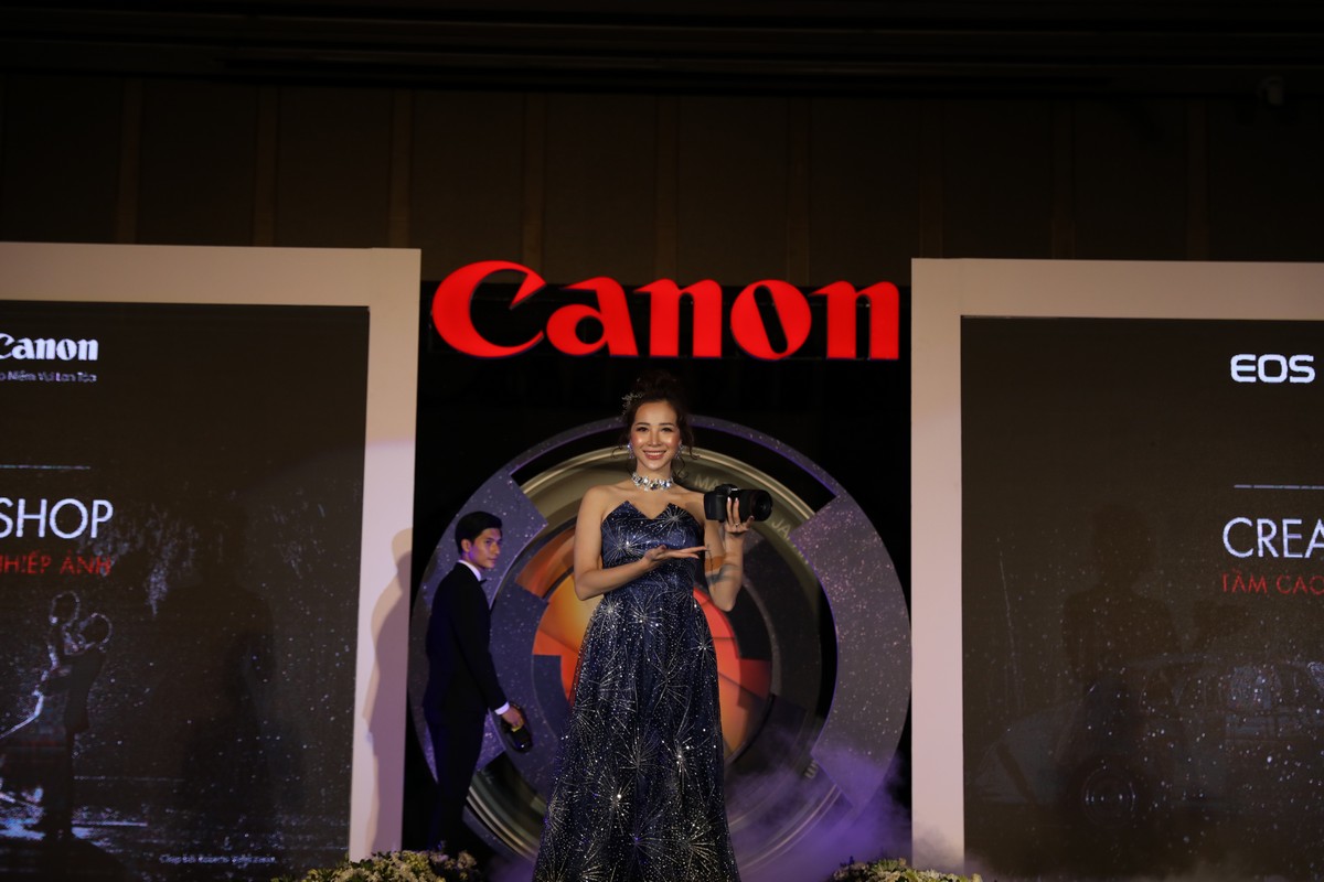 181114 Canon EOS R Workshop Hanoi-17.jpg